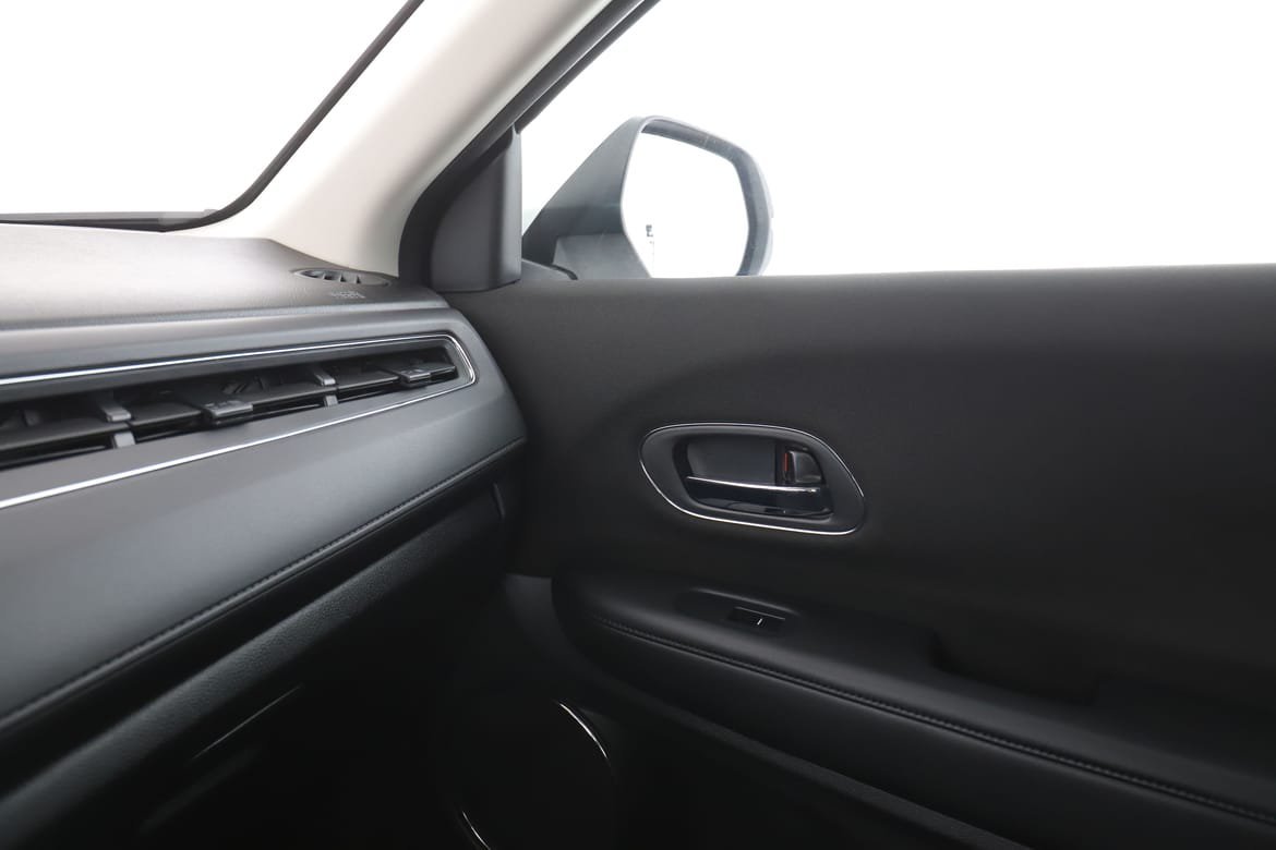 Vehicle Image 32
