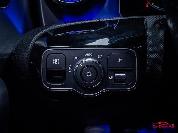 Vehicle Image 28
