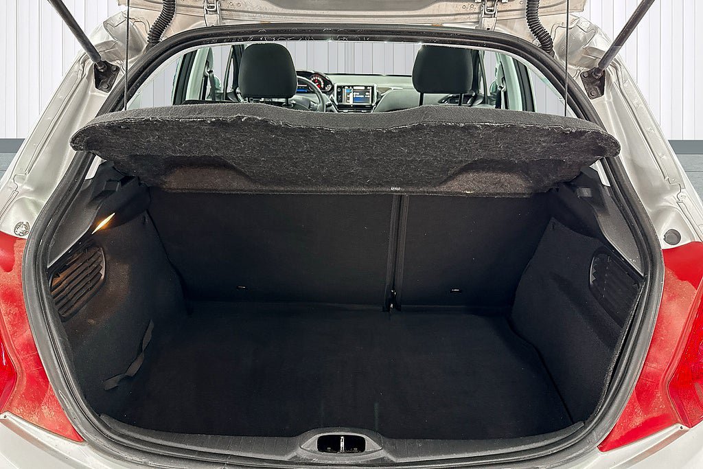Vehicle Image 18