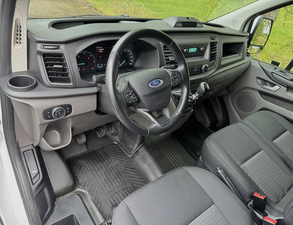 Vehicle Image 12