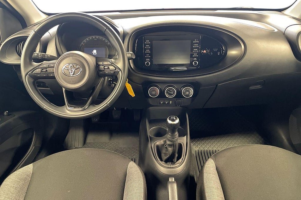 Vehicle Image 10
