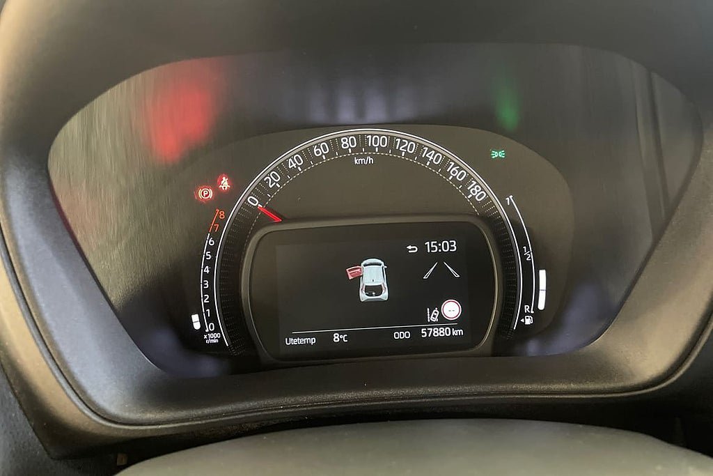 Vehicle Image 16