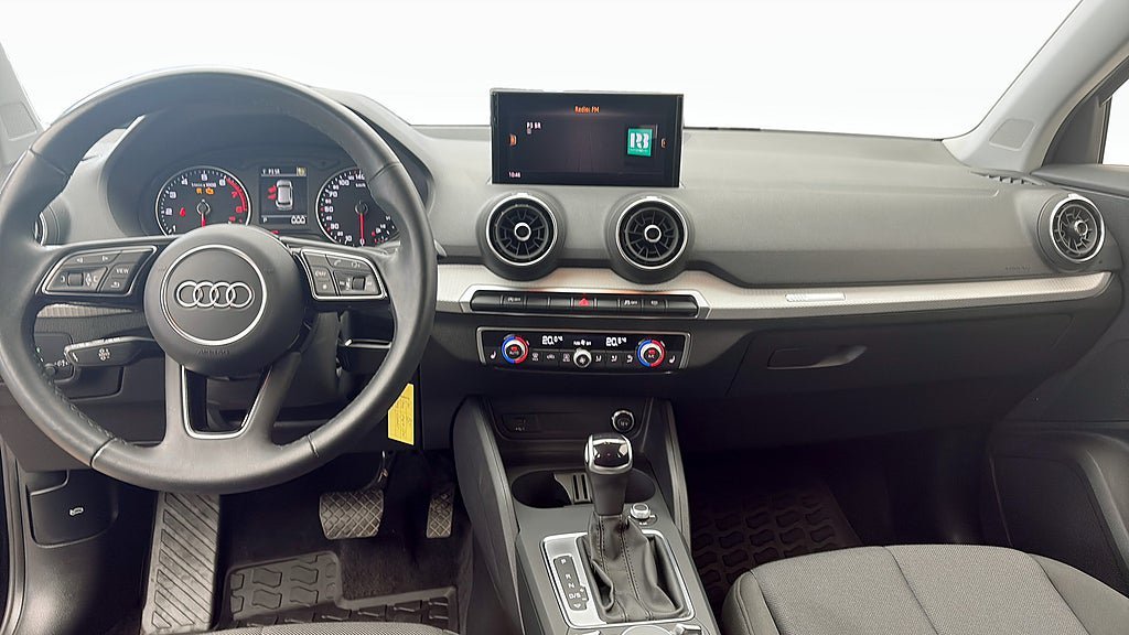 Vehicle Image 10