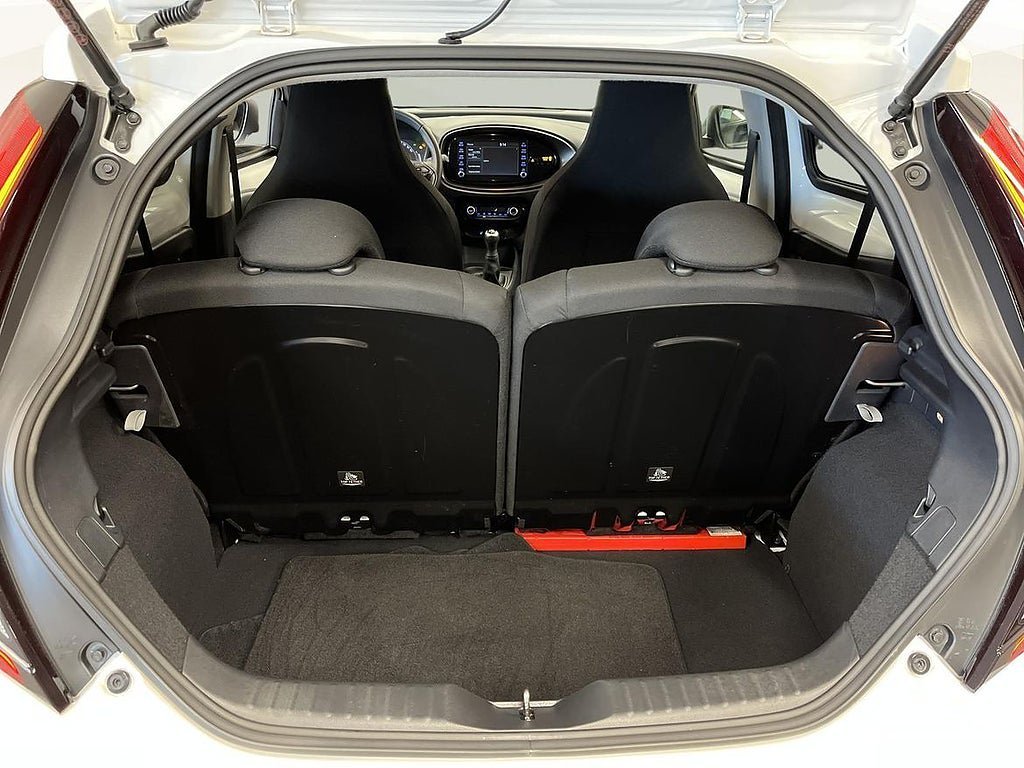 Vehicle Image 13