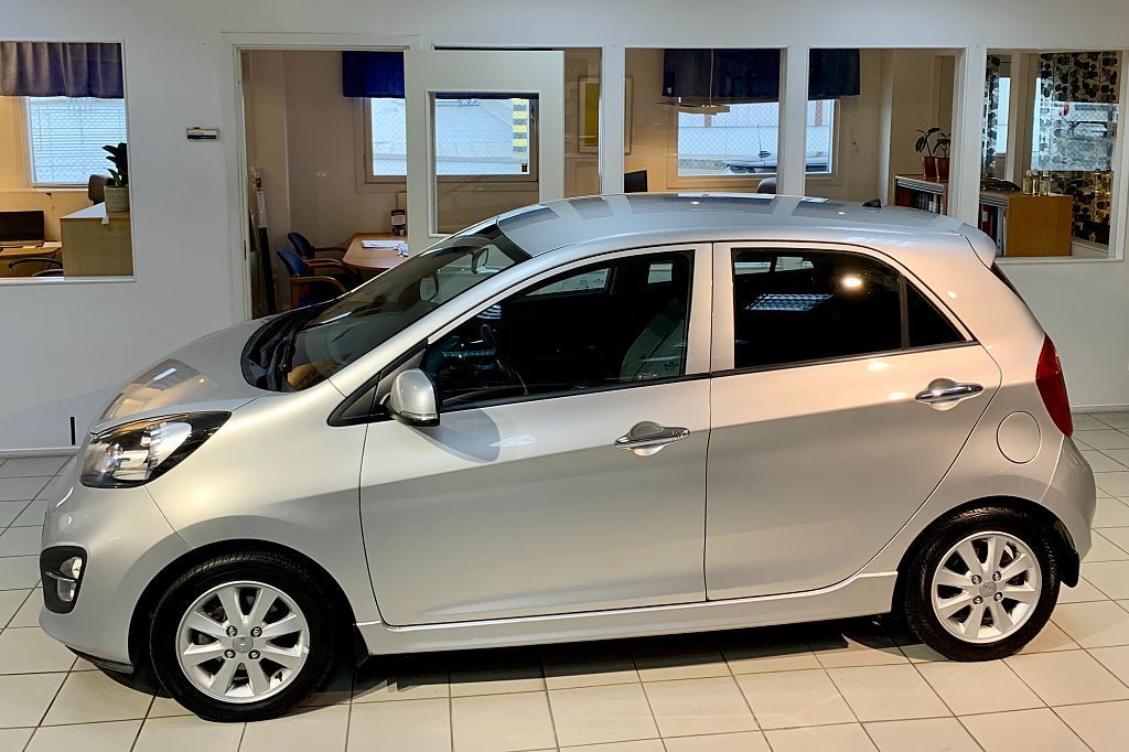 Vehicle Image 4