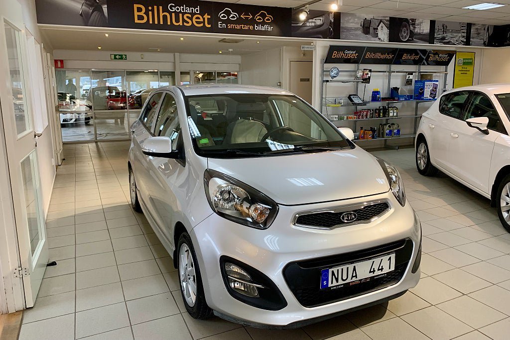 Vehicle Image 8