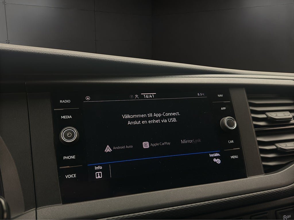 Vehicle Image 24