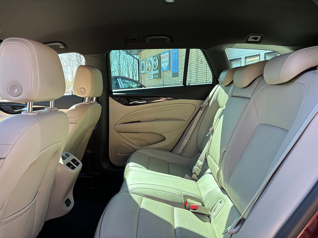 Vehicle Image 12