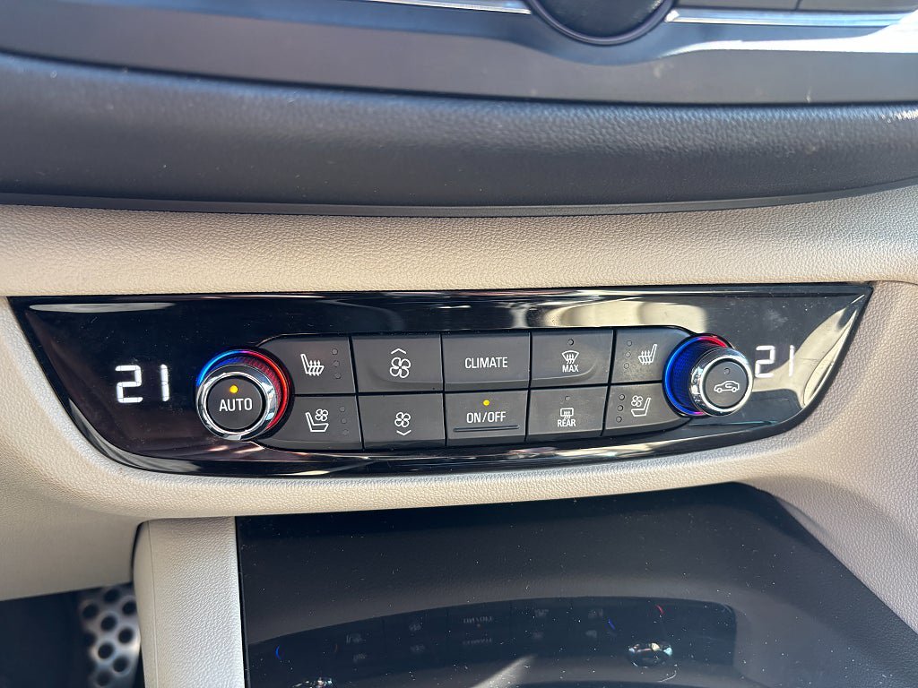 Vehicle Image 21