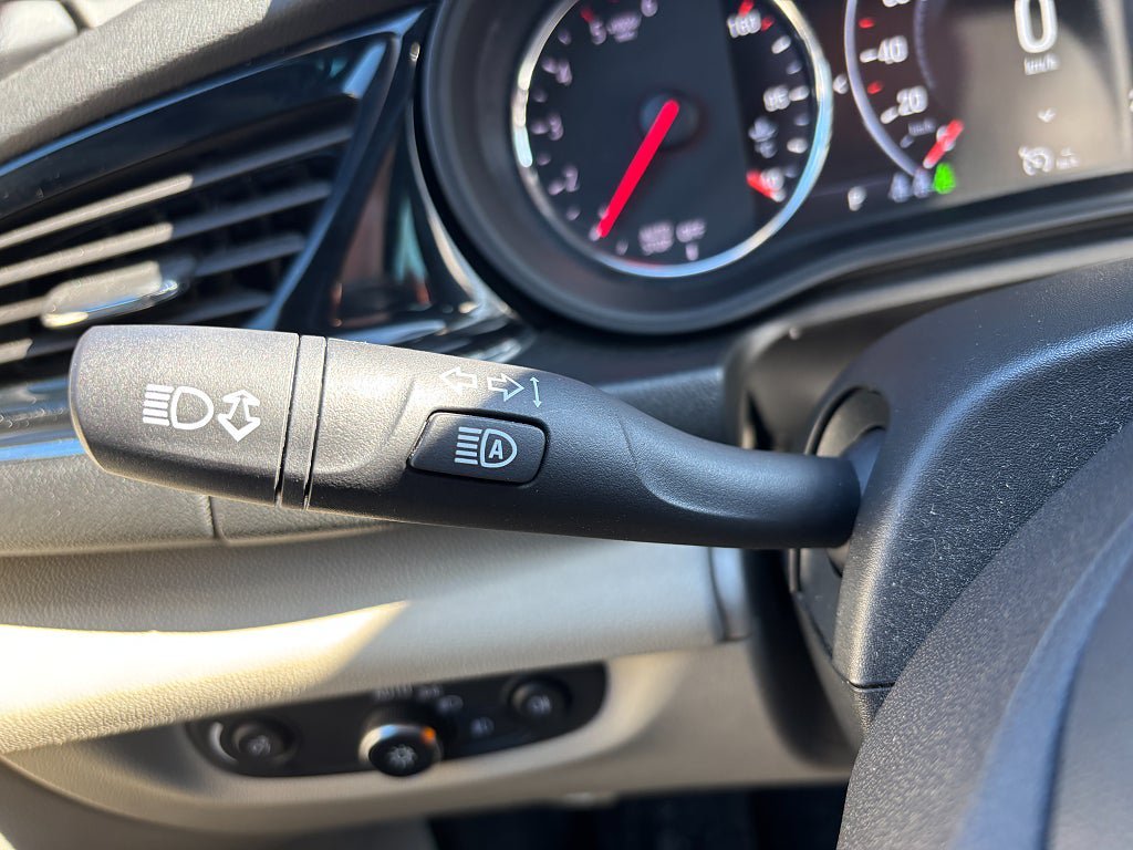 Vehicle Image 25