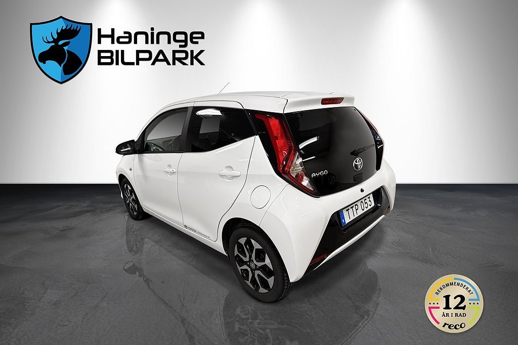Vehicle Image 8