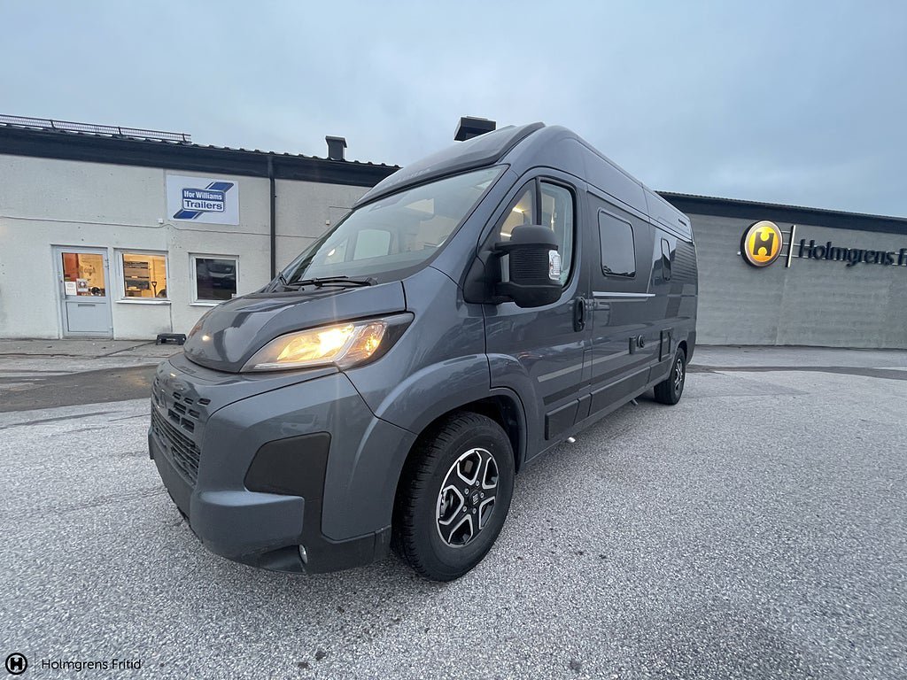 Vehicle Image 6