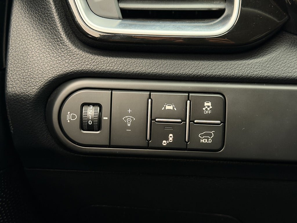 Vehicle Image 33