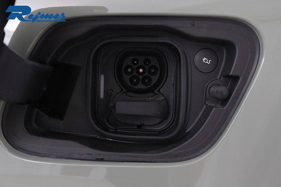 Vehicle Image 23