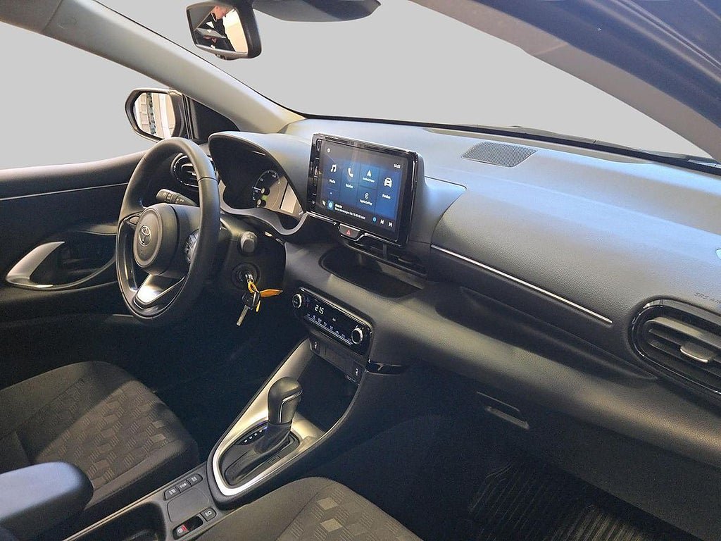 Vehicle Image 10