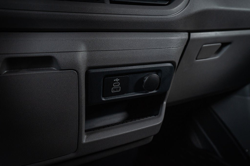 Vehicle Image 23