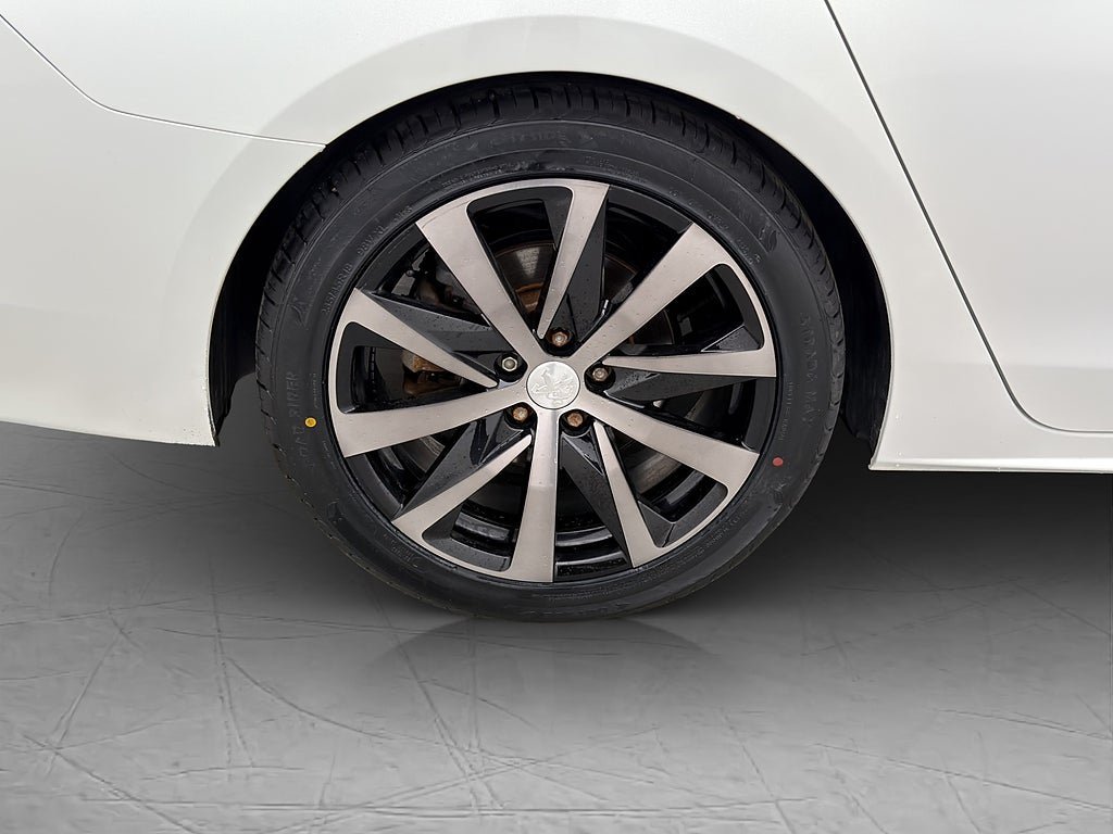 Vehicle Image 36