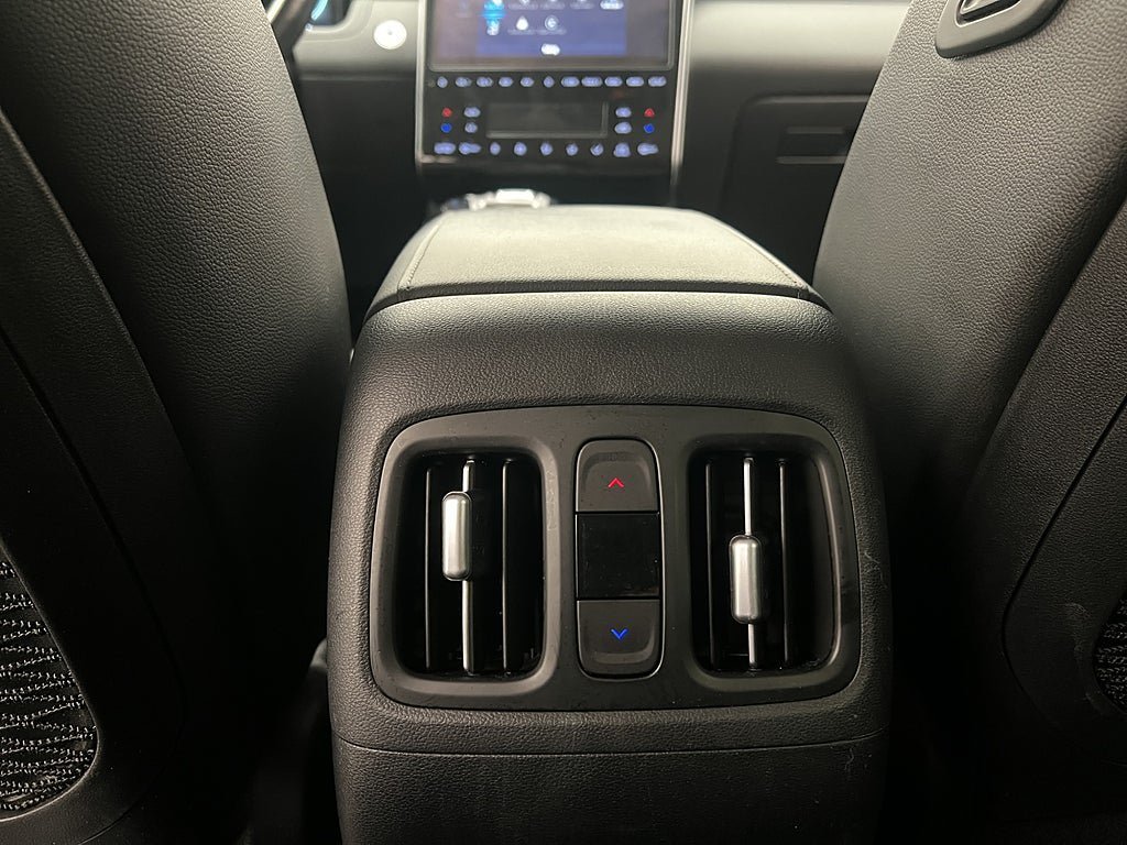 Vehicle Image 26