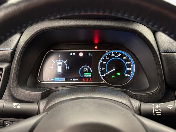Vehicle Image 16