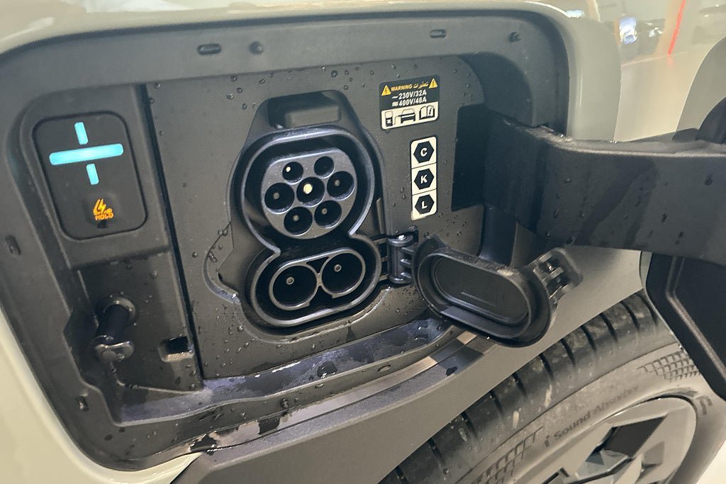 Vehicle Image 25