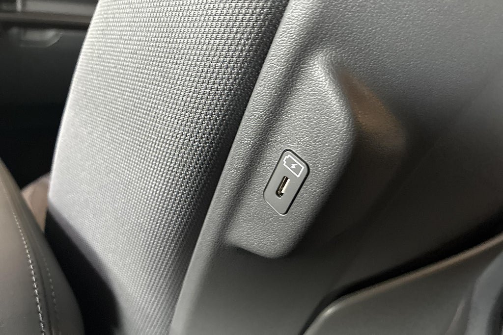 Vehicle Image 26