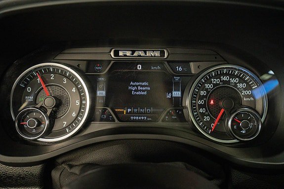 Vehicle Image 24