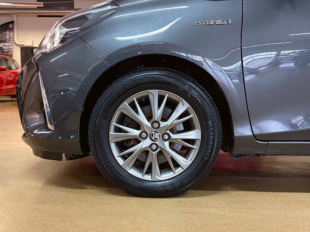 Vehicle Image 7