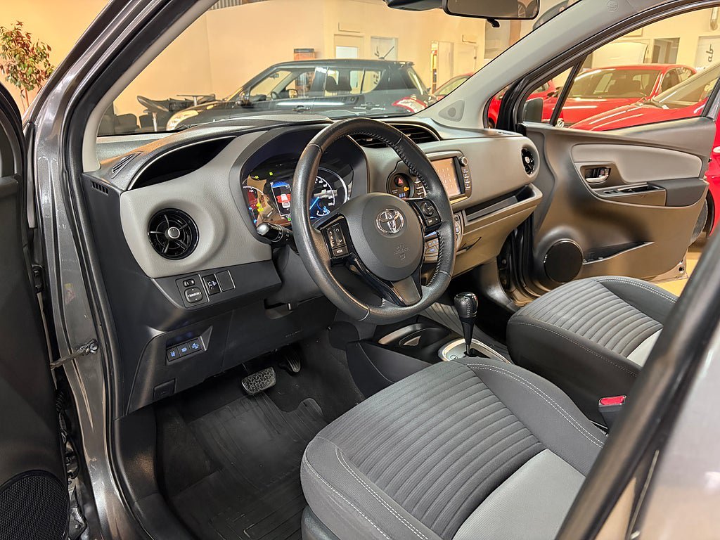 Vehicle Image 8