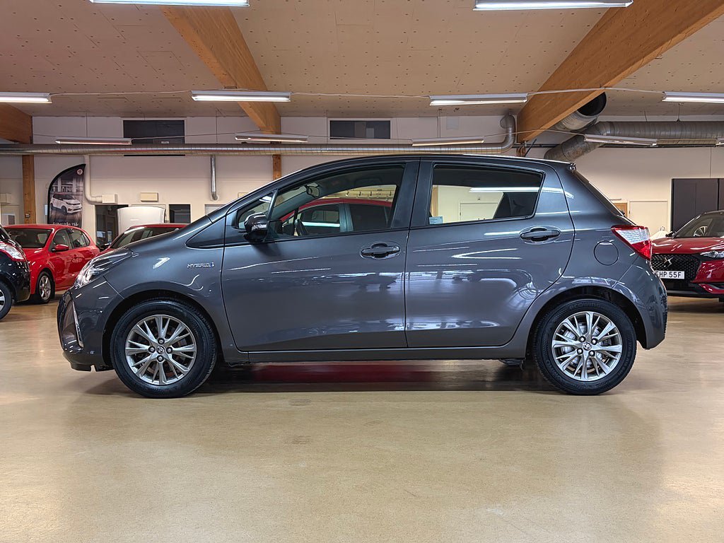 Vehicle Image 11