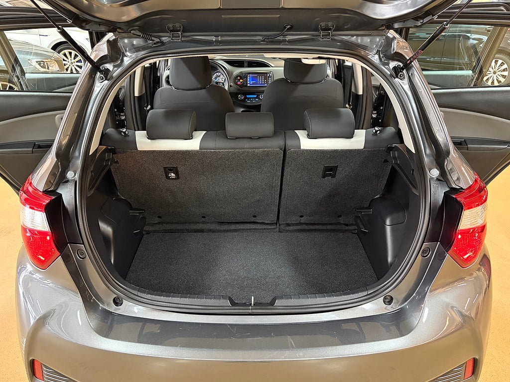 Vehicle Image 15