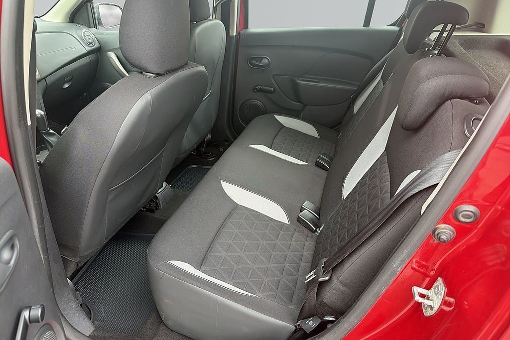 Vehicle Image 10