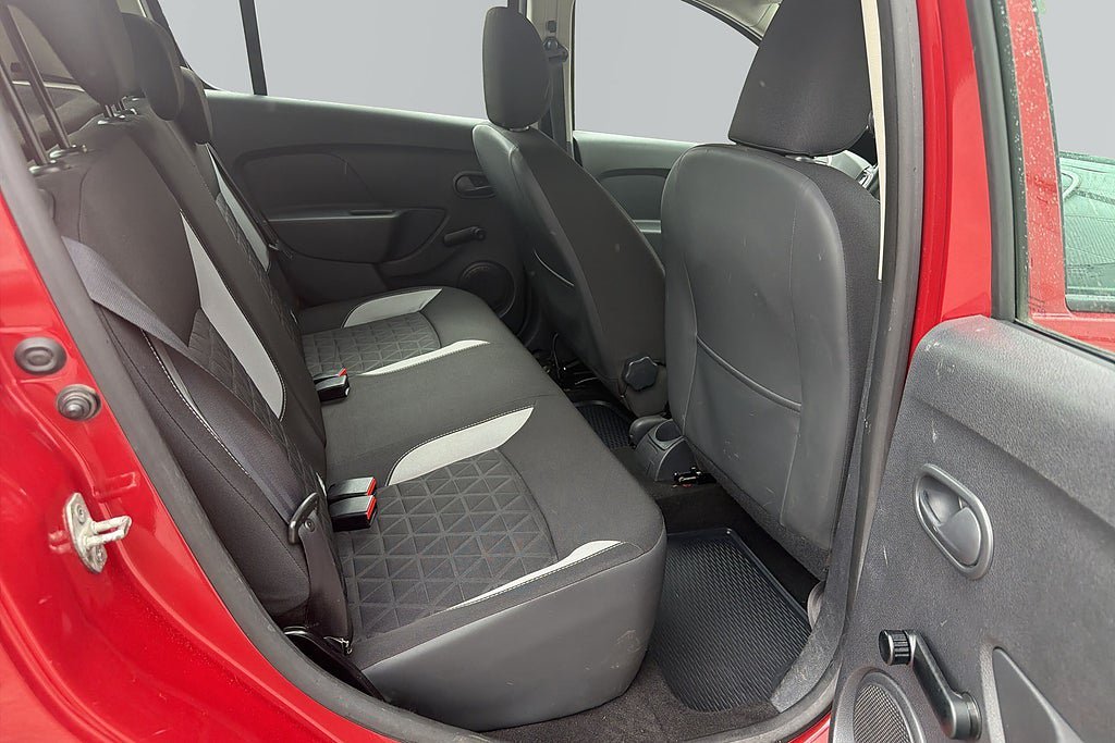 Vehicle Image 14