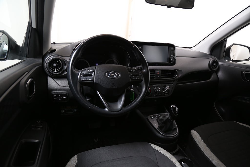 Vehicle Image 12