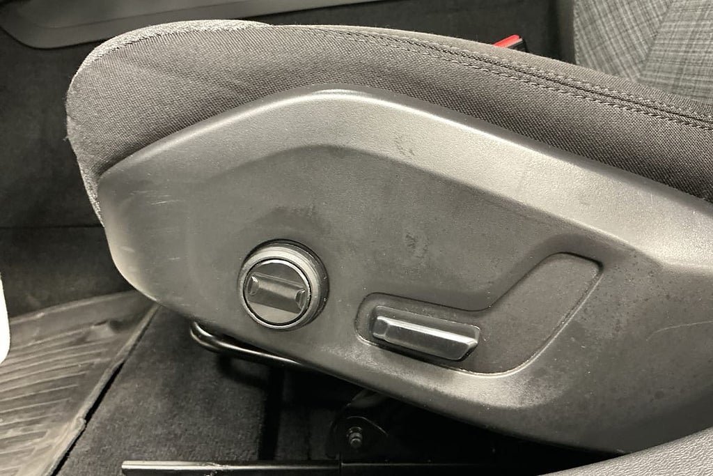 Vehicle Image 26