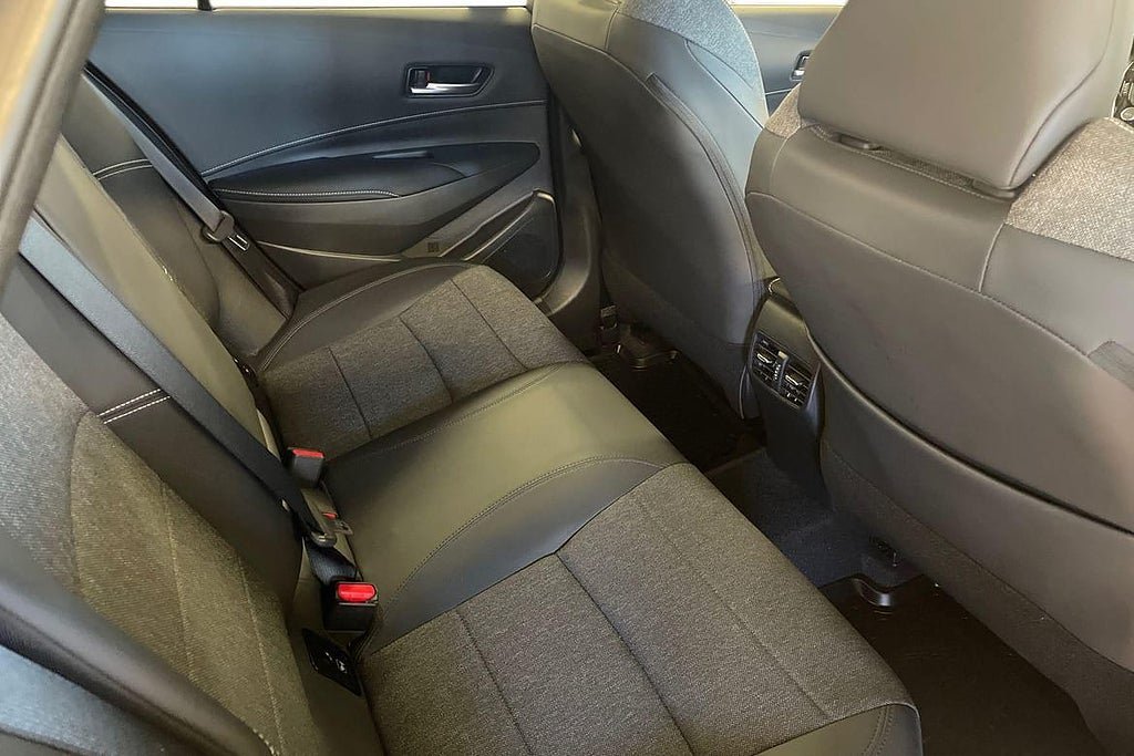 Vehicle Image 9