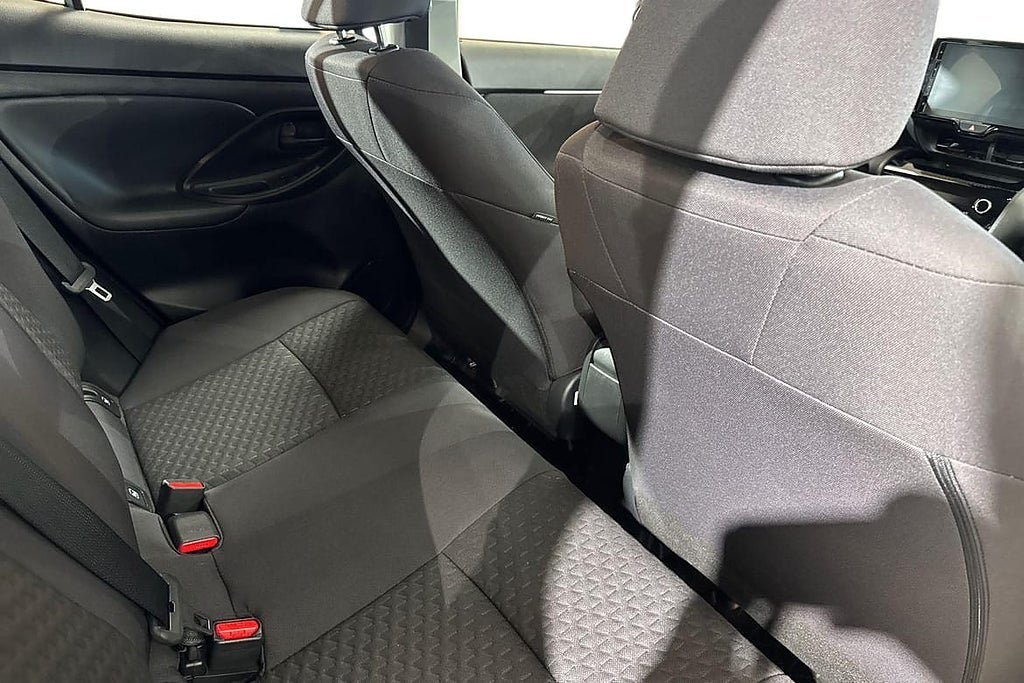 Vehicle Image 9