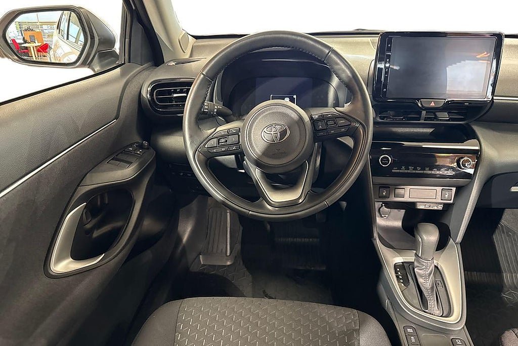 Vehicle Image 11