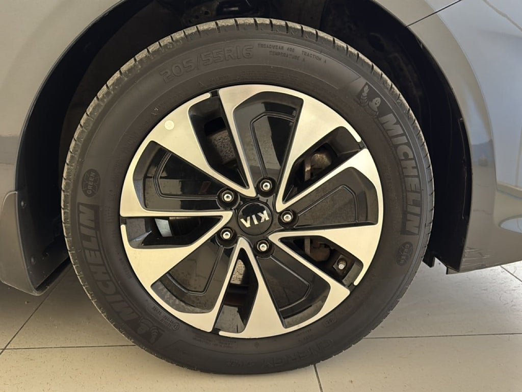 Vehicle Image 15