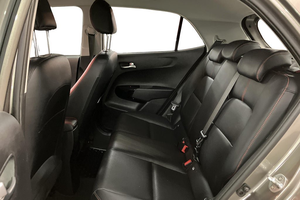 Vehicle Image 11