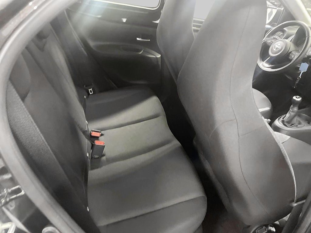 Vehicle Image 11