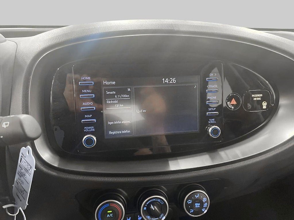 Vehicle Image 16