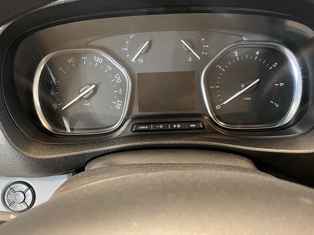 Vehicle Image 28