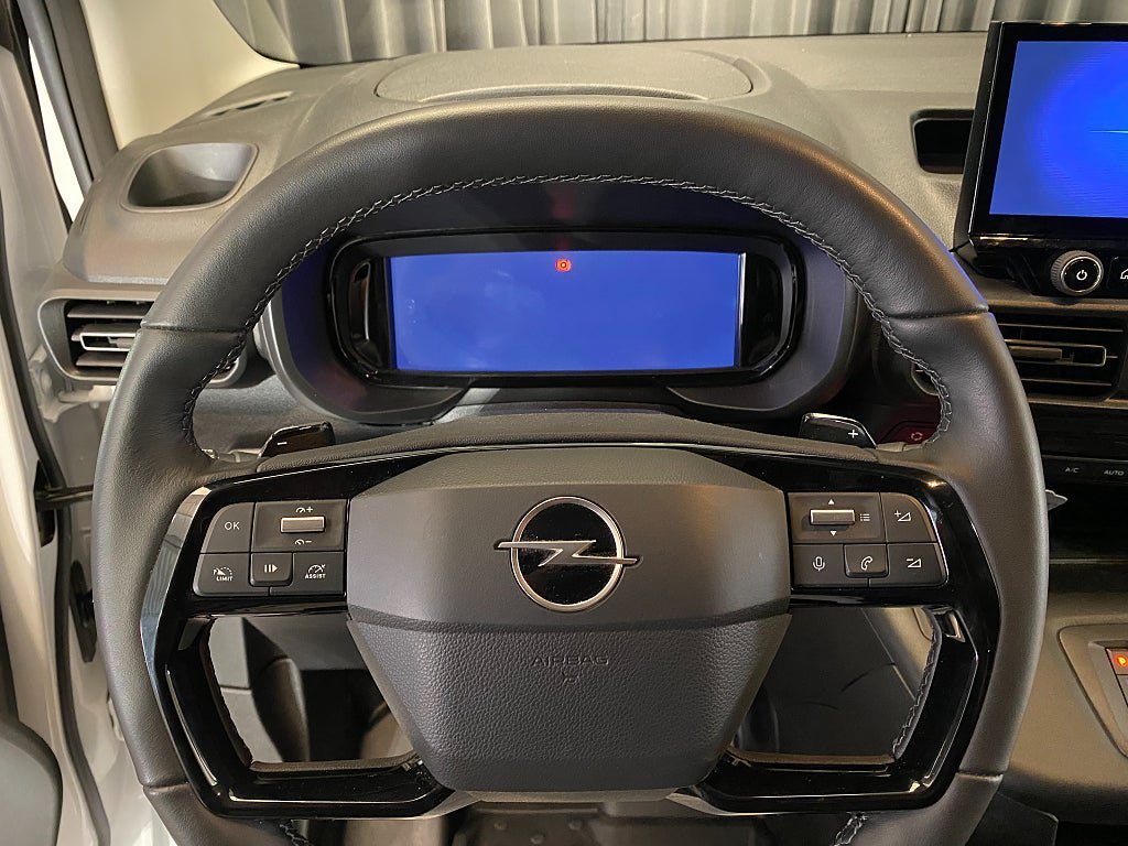 Vehicle Image 28