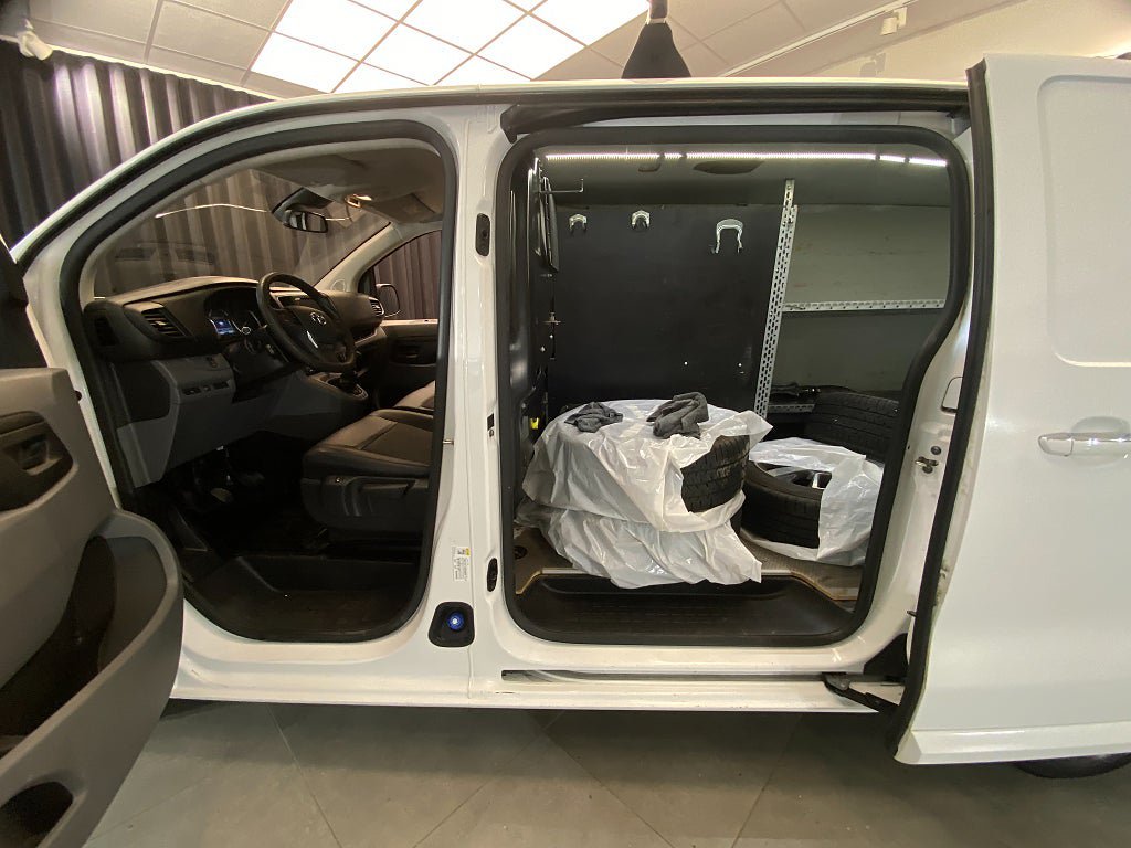 Vehicle Image 50