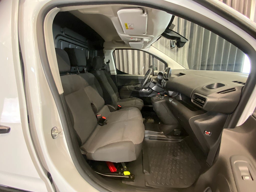 Vehicle Image 45