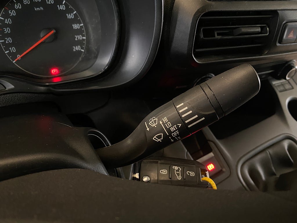 Vehicle Image 38
