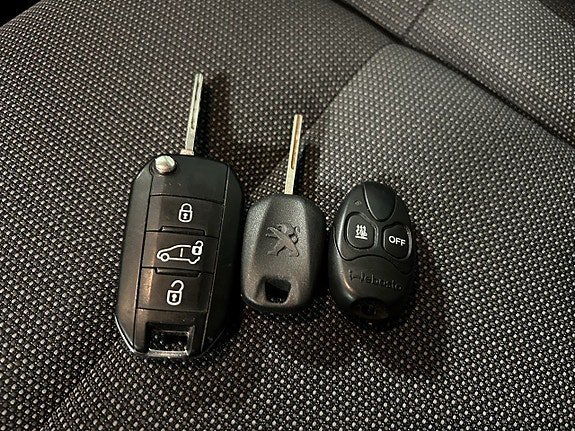Vehicle Image 26