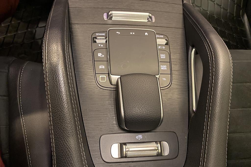Vehicle Image 13