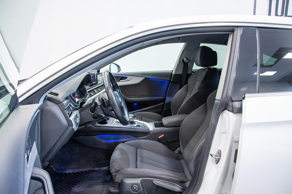Vehicle Image 9