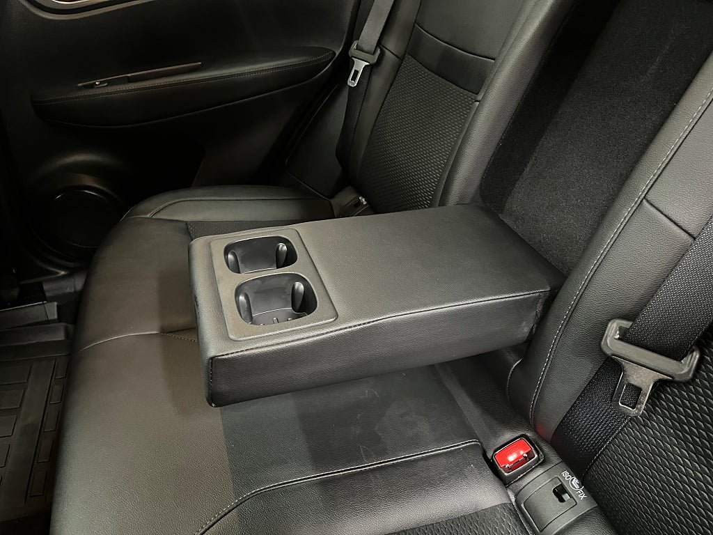 Vehicle Image 23